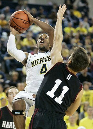 Darius Morris (4)