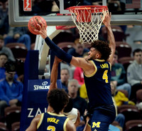 Jordan Poole (2) and Isaiah Livers (4)