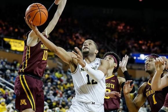 DeVante' Jones (12)