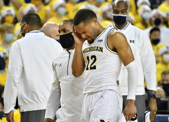 DeVante' Jones (12)
