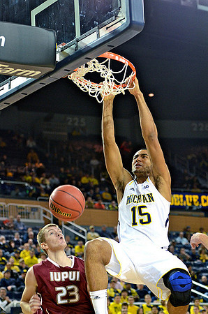 Jon Horford (15)