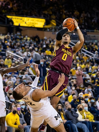 DeVante' Jones (12)