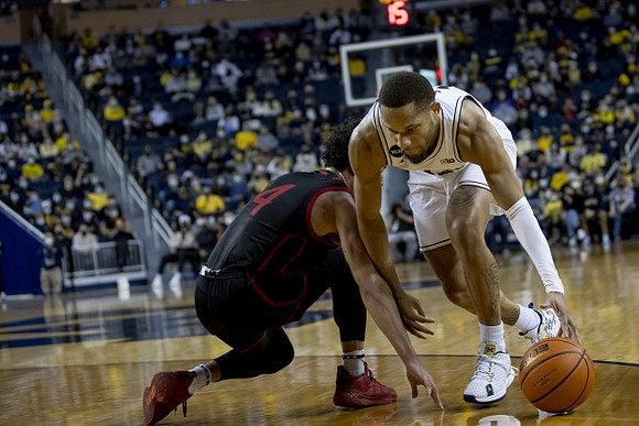 DeVante' Jones (12)