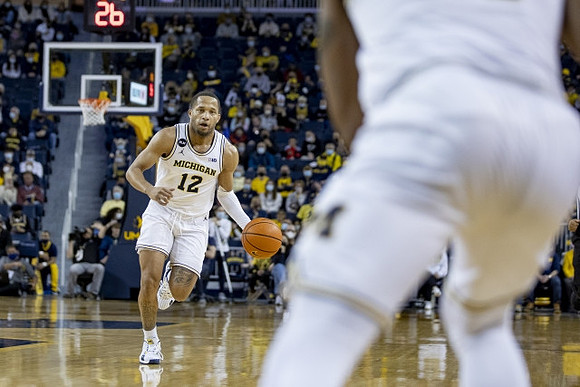 DeVante' Jones (12)