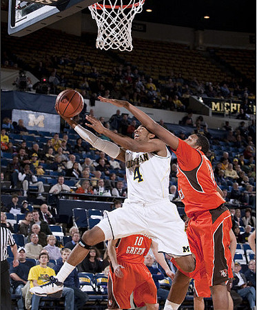 Darius Morris (4)