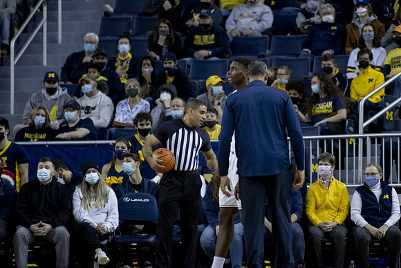 Juwan Howard and Moussa Diabate (14)