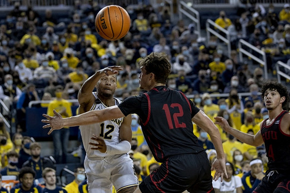 DeVante' Jones (12)