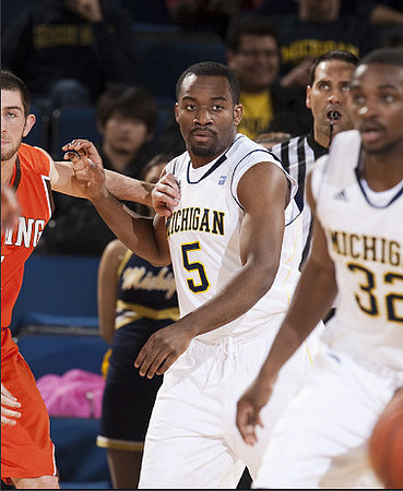 Eso Akunne (5) and Corey Person (32)
