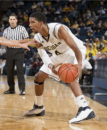Darius Morris (4)