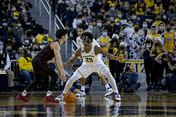 Jace Howard (25) and Kobe Bufkin (2)