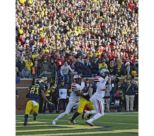 Jeremy Gallon (21) and Drew Dileo (9)