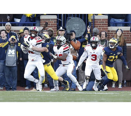 Drew Dileo (9) and Jeremy Gallon (21)