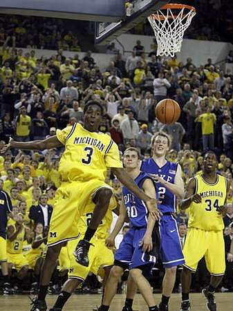 Manny Harris (3), Jevohn Shepherd (22), and DeShawn Sims (34)