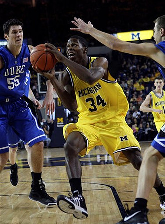 DeShawn Sims (34) and Stu Douglass (1)