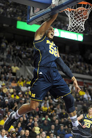 Jordan Morgan (52) and Evan Smotrycz (23)