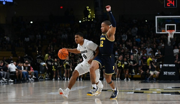 DeVante' Jones (12)