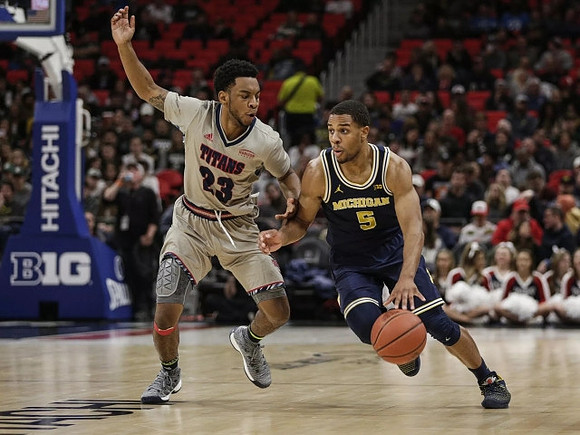 Jaaron Simmons (5)
