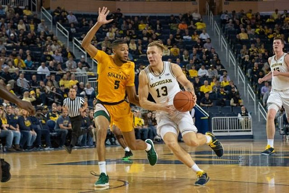 Ignas Brazdeikis (13) and Jon Teske (15)