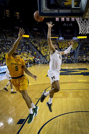 Isaiah Livers (4)