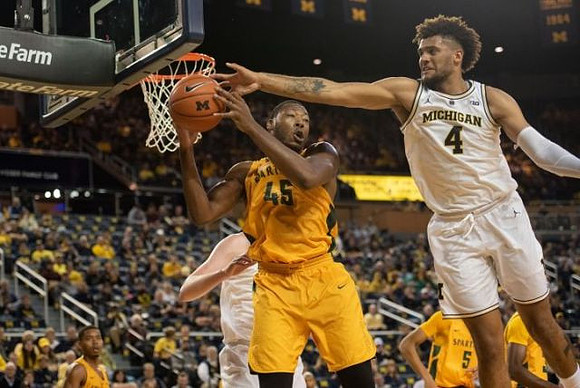 Isaiah Livers (4)