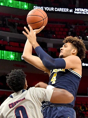 Isaiah Livers (4)