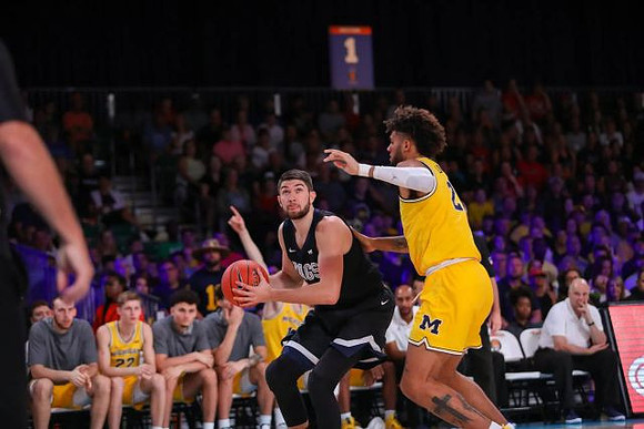 Isaiah Livers (2)
