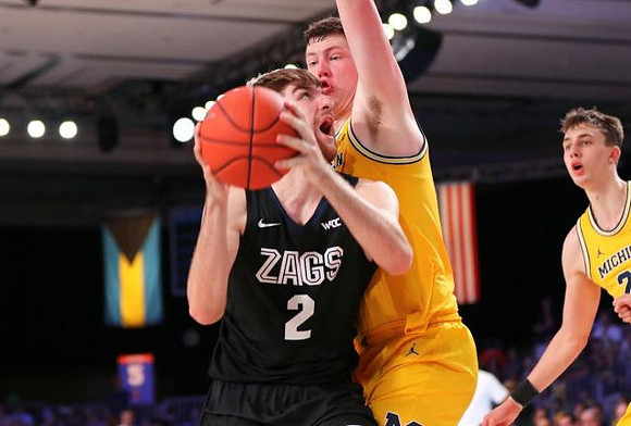 Jon Teske (15) and Franz Wagner (21)