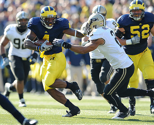 Brandon Minor (4) and Stephen Schilling (52)