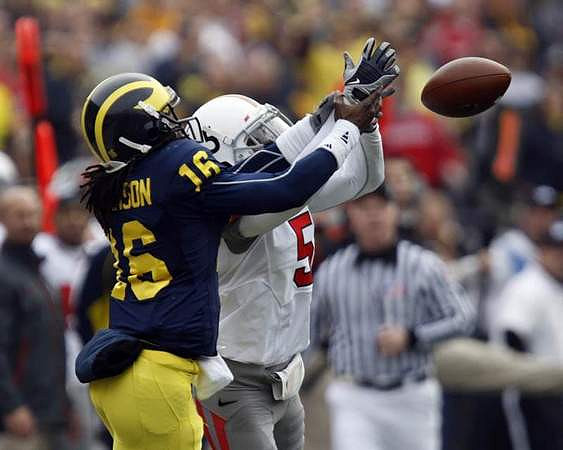 Denard Robinson (16)