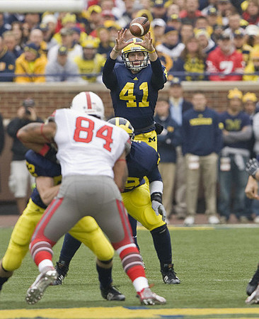 Kevin Leach (52), Zac Johnson (19), and Zoltan Mesko (41)