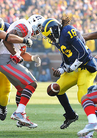 Denard Robinson (16)