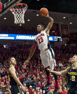 Max Bielfeldt (44), Derrick Walton Jr. (10), and Spike Albrecht (2)