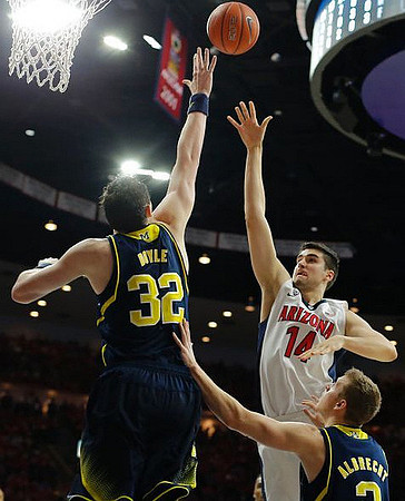 Ricky Doyle (32) and Spike Albrecht (2)