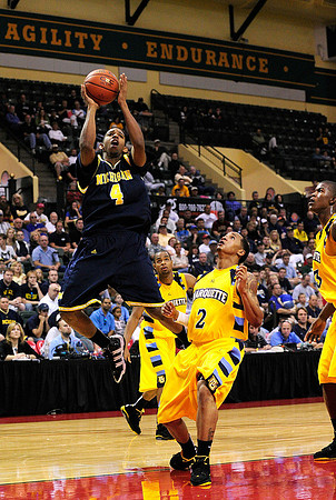 Darius Morris (4)