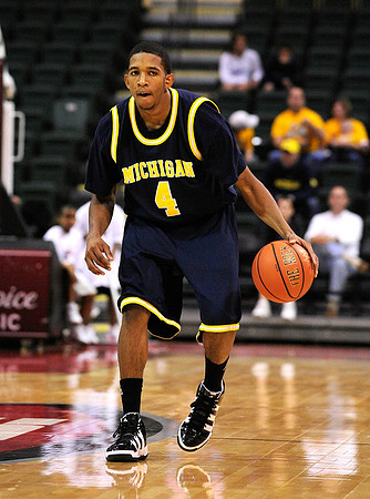 Darius Morris (4)