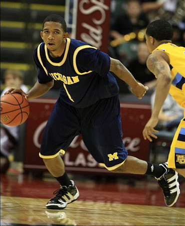 Darius Morris (4)