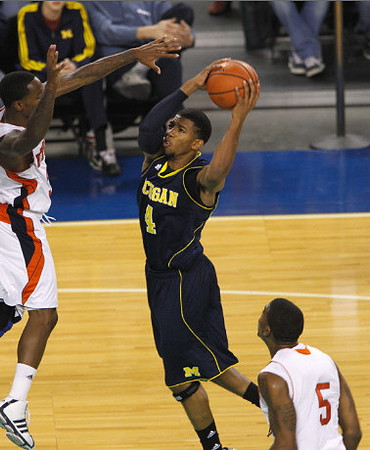 Darius Morris (4)