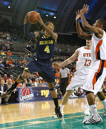 Darius Morris (4)
