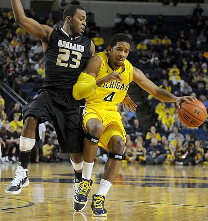 Darius Morris (4)