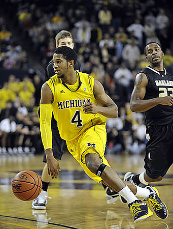 Darius Morris (4)