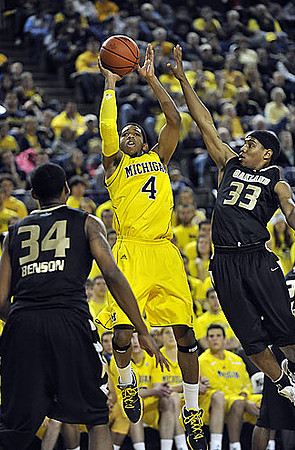 Darius Morris (4)