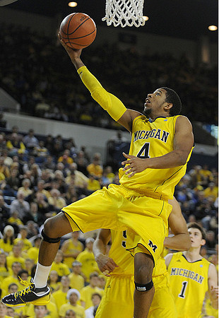 Darius Morris (4) and Stu Douglass (1)