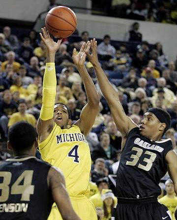 Darius Morris (4)