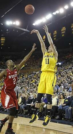 Nik Stauskas (11)