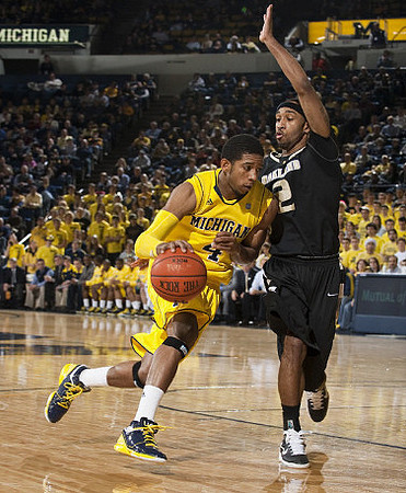 Darius Morris (4)