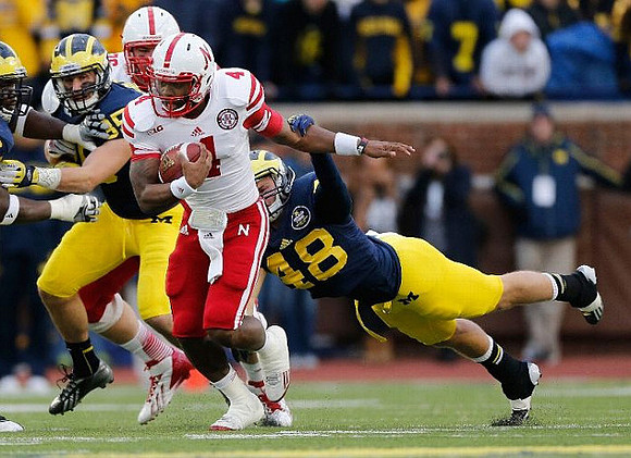 Joe Bolden (35) and Desmond Morgan (48)