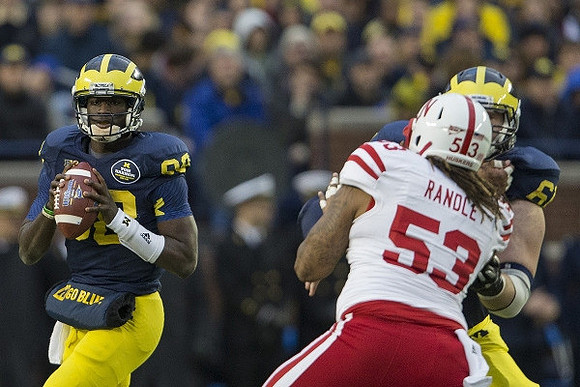 Devin Gardner (98) and Graham Glasgow (61)