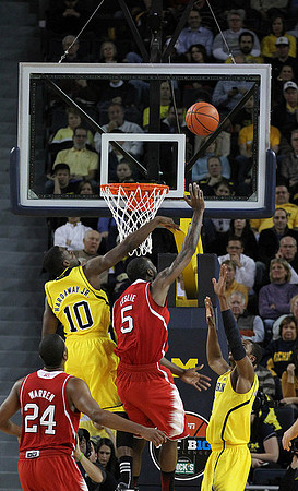 Tim Hardaway Jr. (10) and Glenn Robinson III (1)