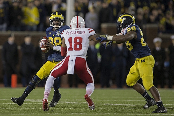 Devin Gardner (98) and Fitzgerald Toussaint (28)