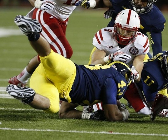 Chris Wormley (43) and Courtney Avery (11)